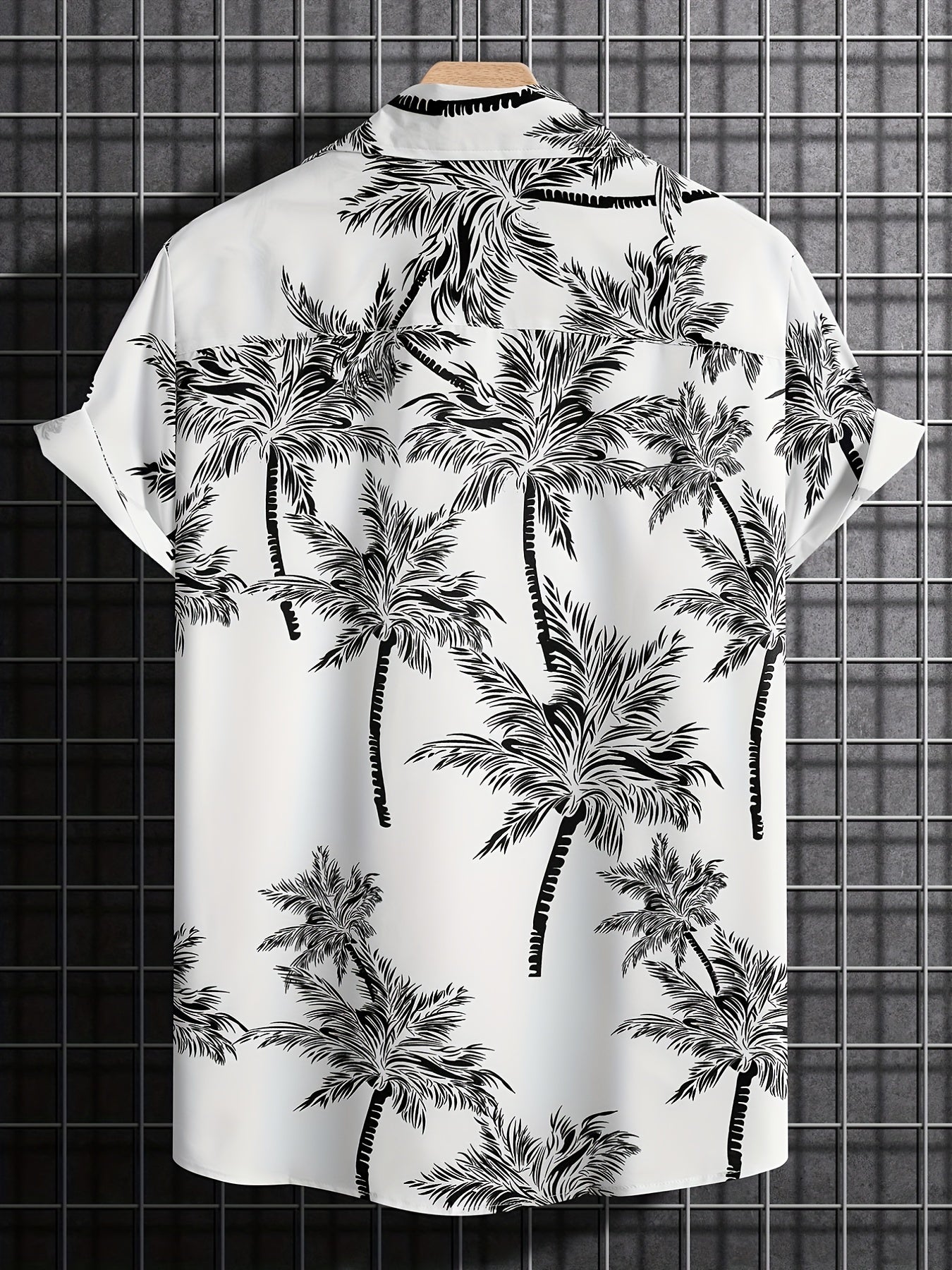 Casual skjorta med korta ärmar och palmmotiv för sommarlovet
