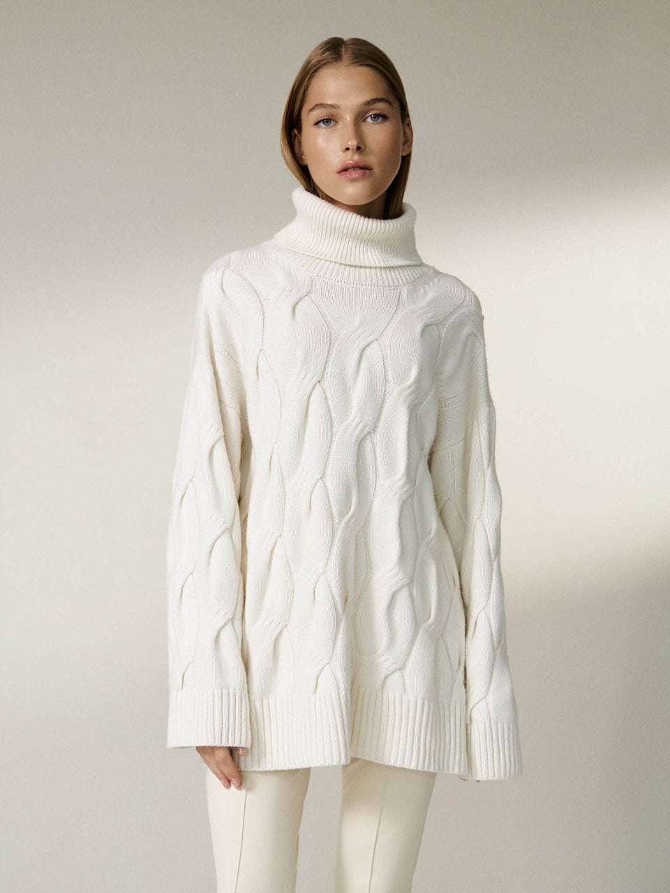 Löst stickad vit tröja för kvinnor