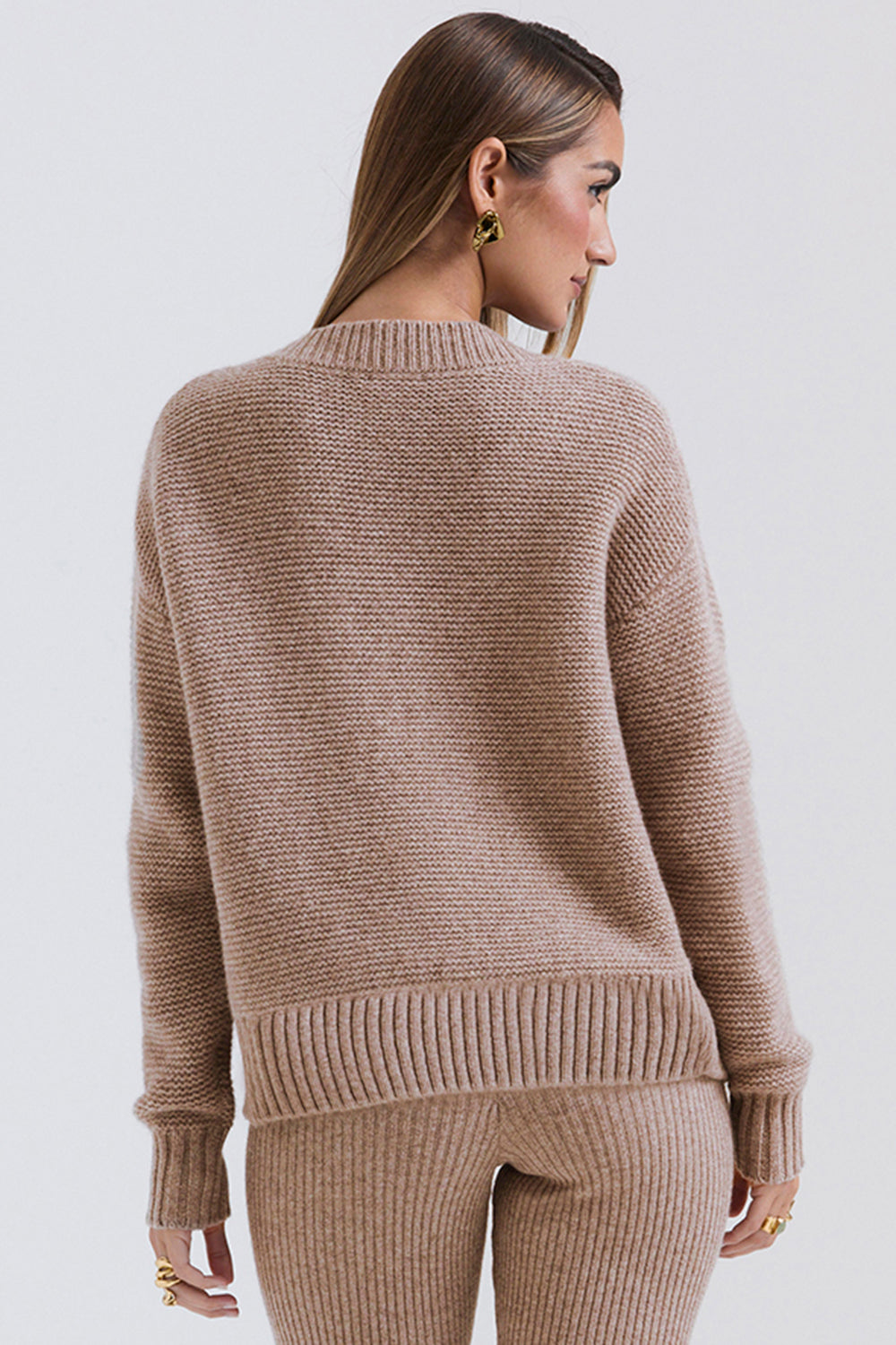 Korn grov kofta av naturlig ull med bralette och leggings