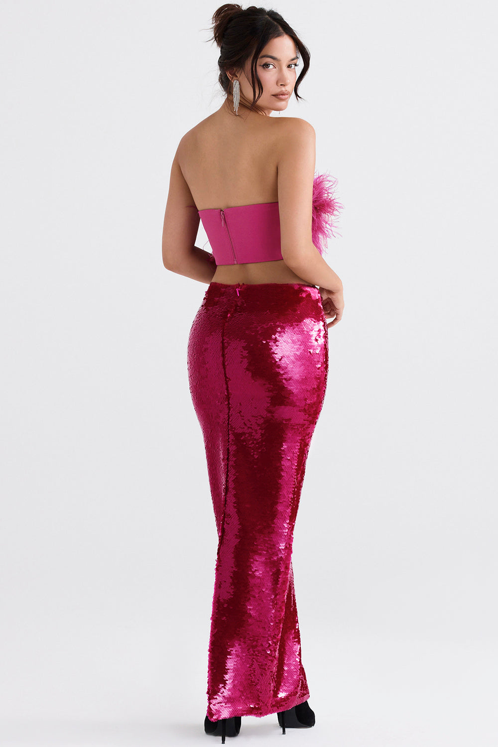 Ljust rosa bandeau med paljetter och maxikjol