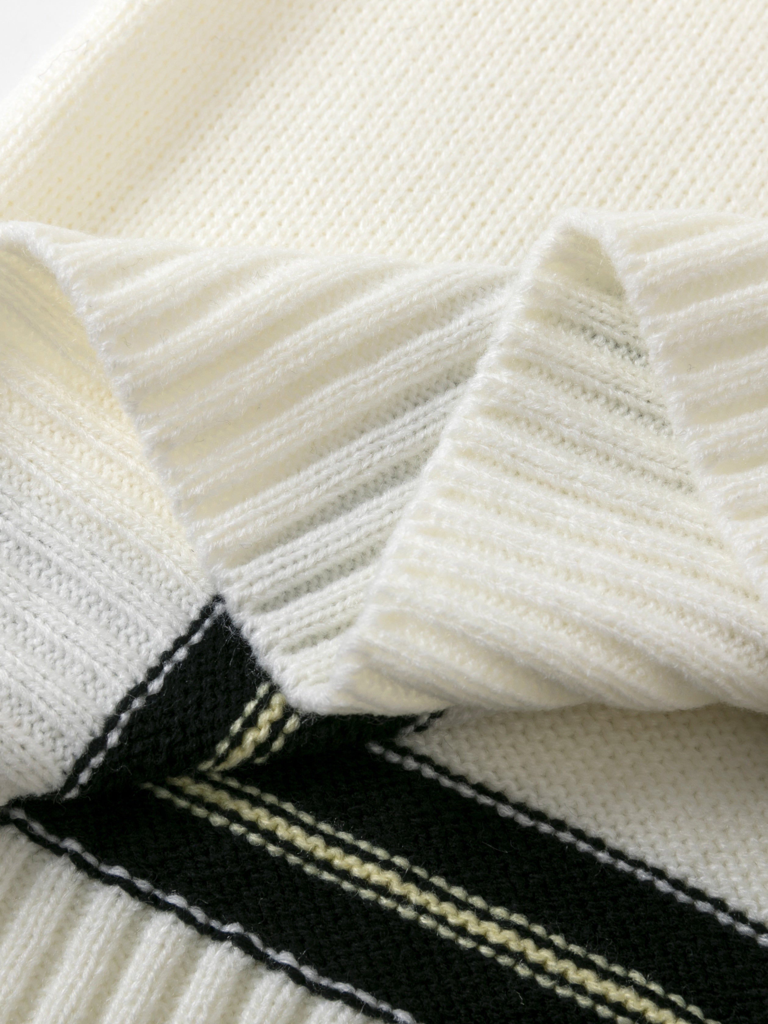 Beige stickad tröja med medium stretch