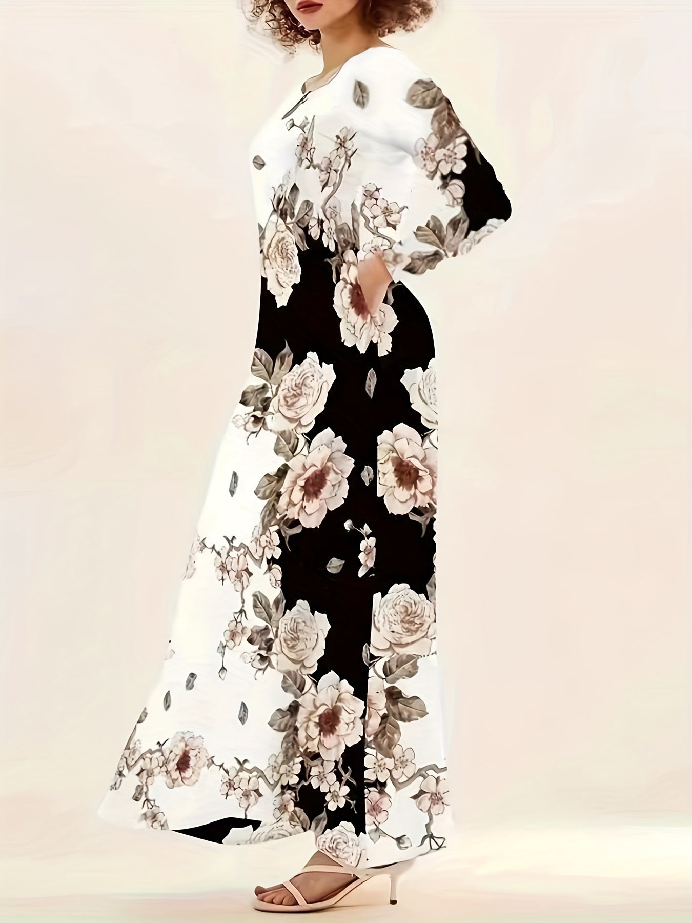 Elegant nyckelhå lsklänning med blommönster