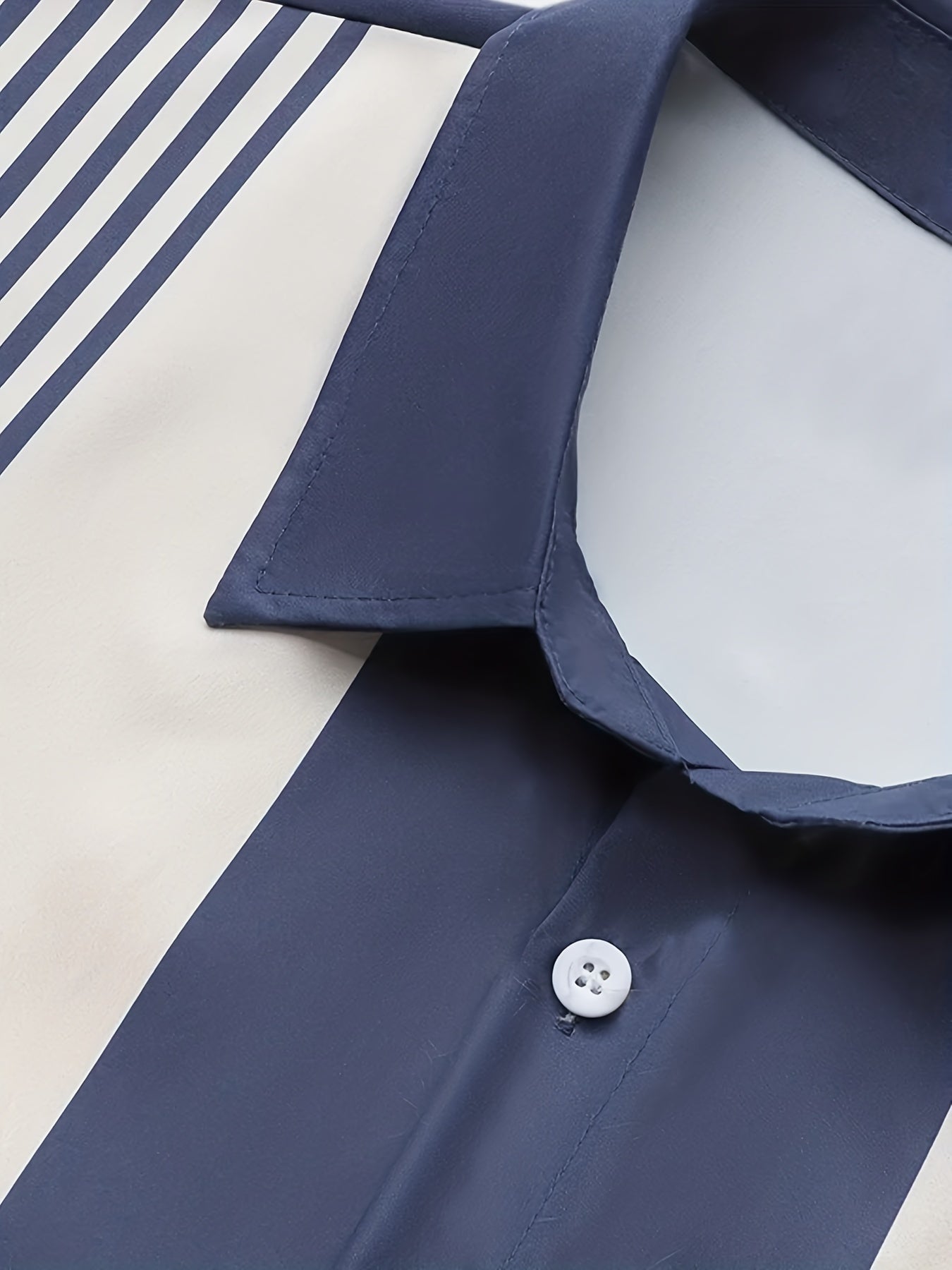 Vintage skjorta med korta ärmar och geometriskt tryck