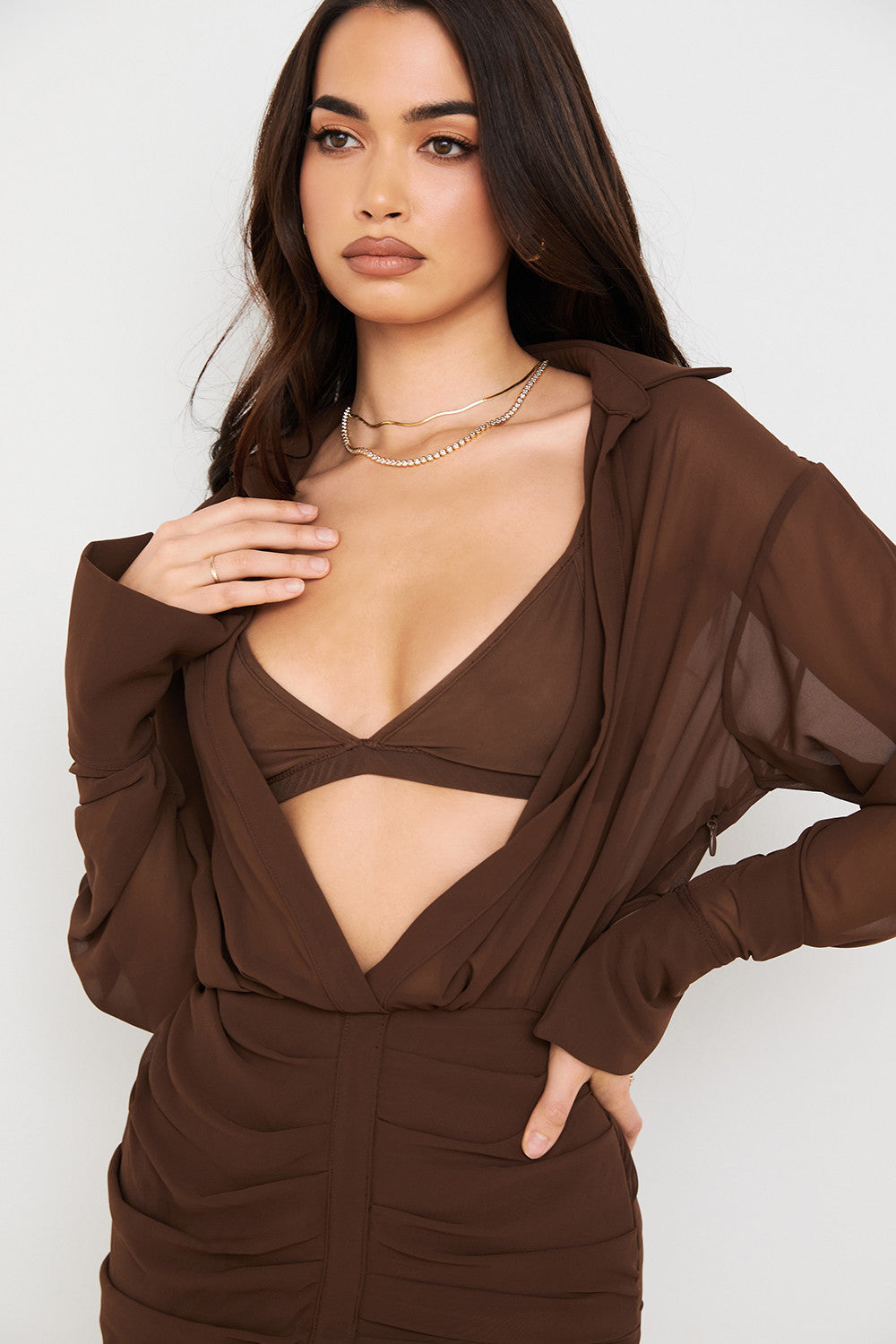 Choklad chiffong skjortklänning och bralette