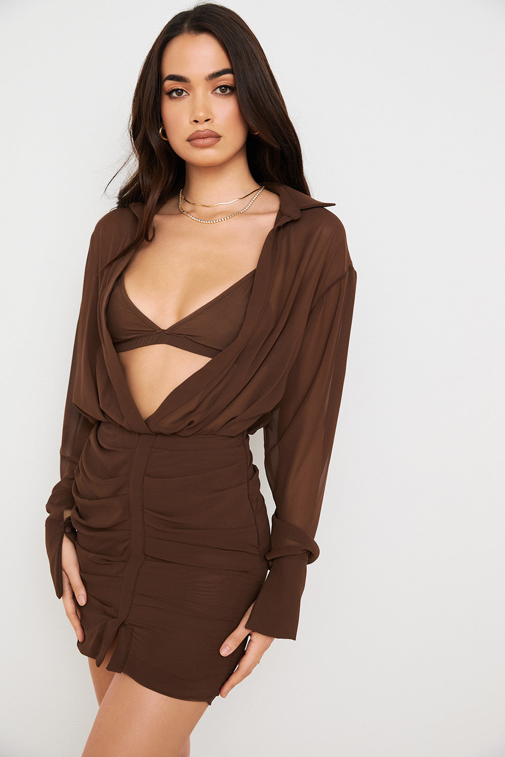 Choklad chiffong skjortklänning och bralette