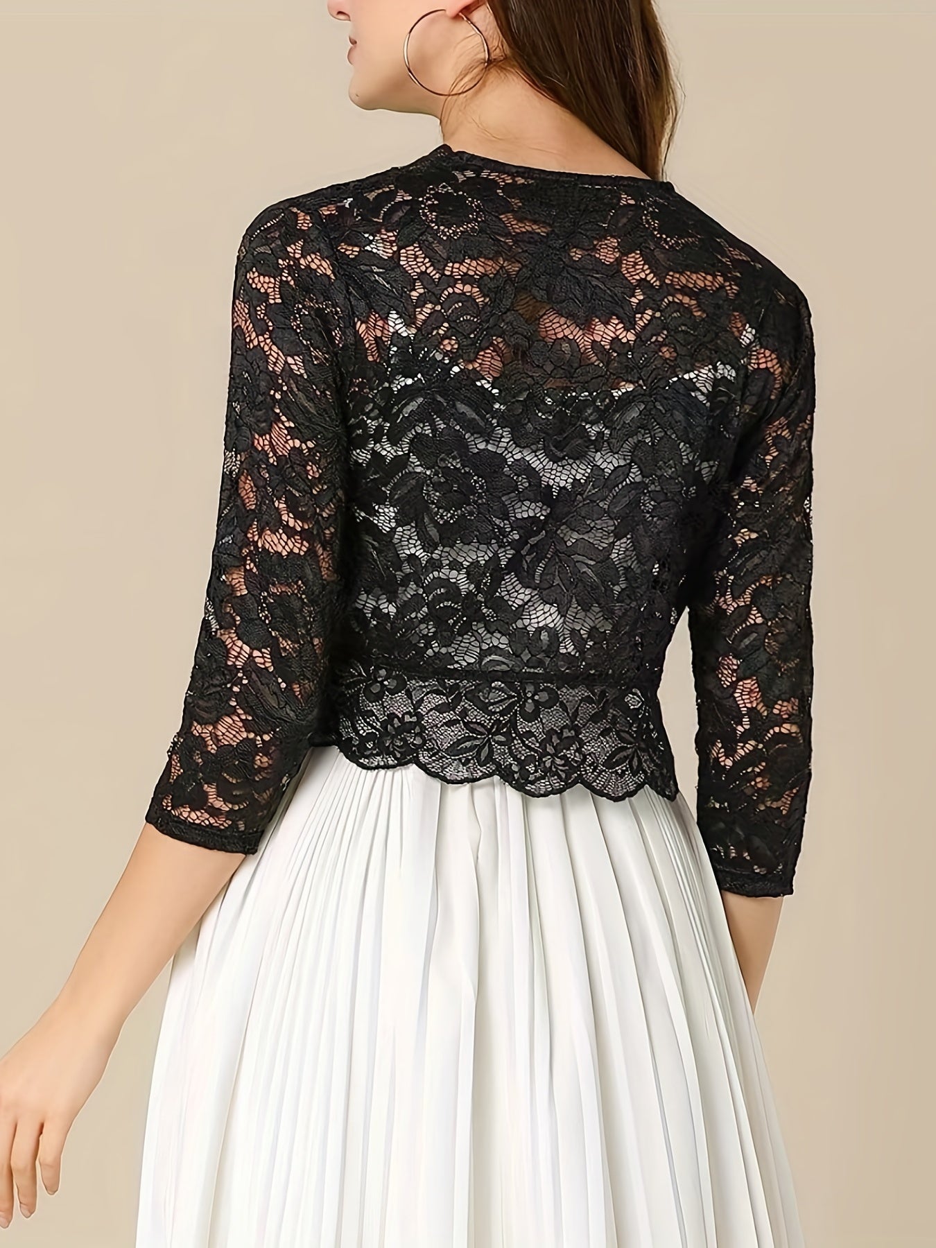 Halvtransparent cropped cardigan med blommig spets