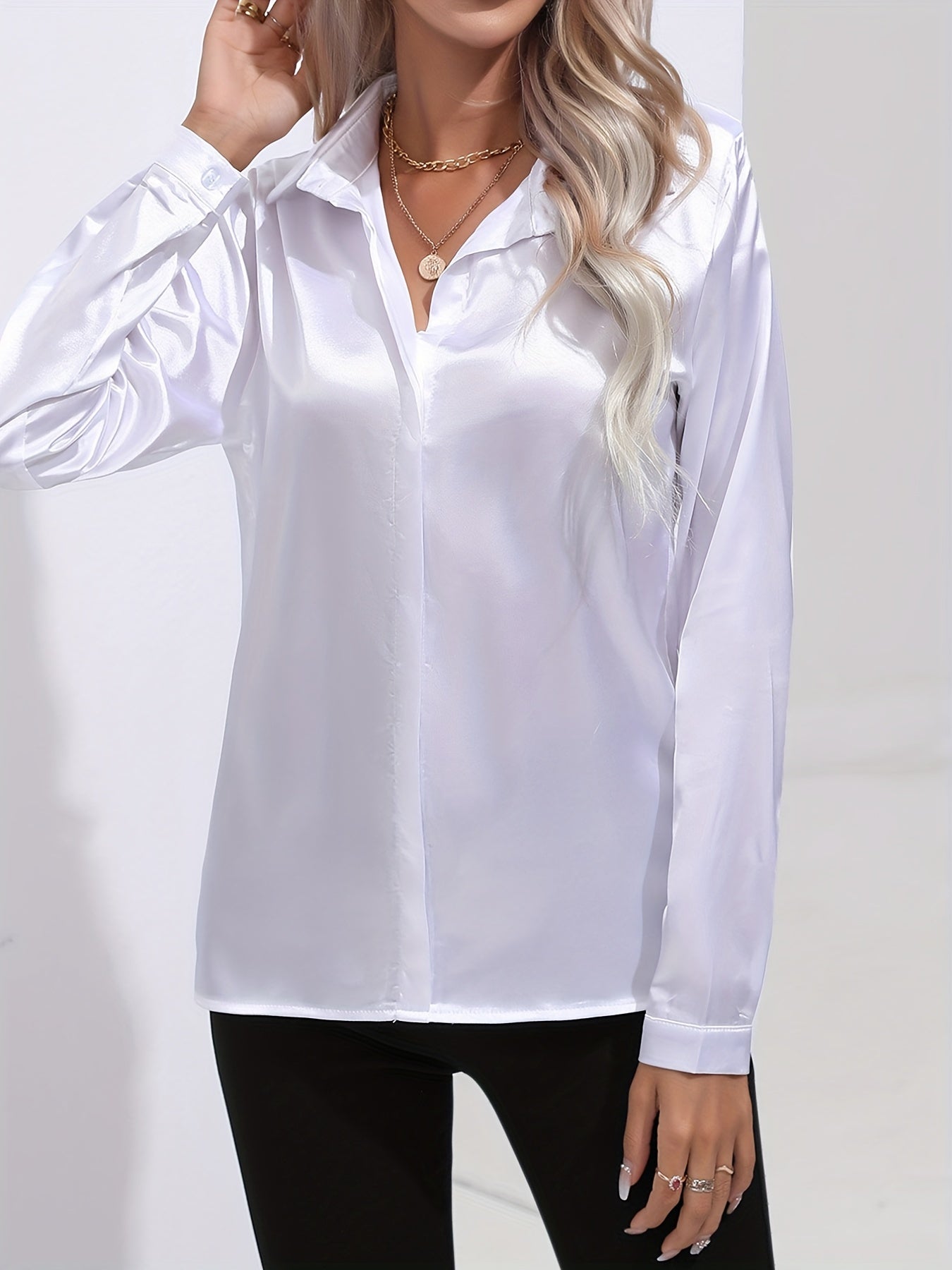 Elegant blus i satin