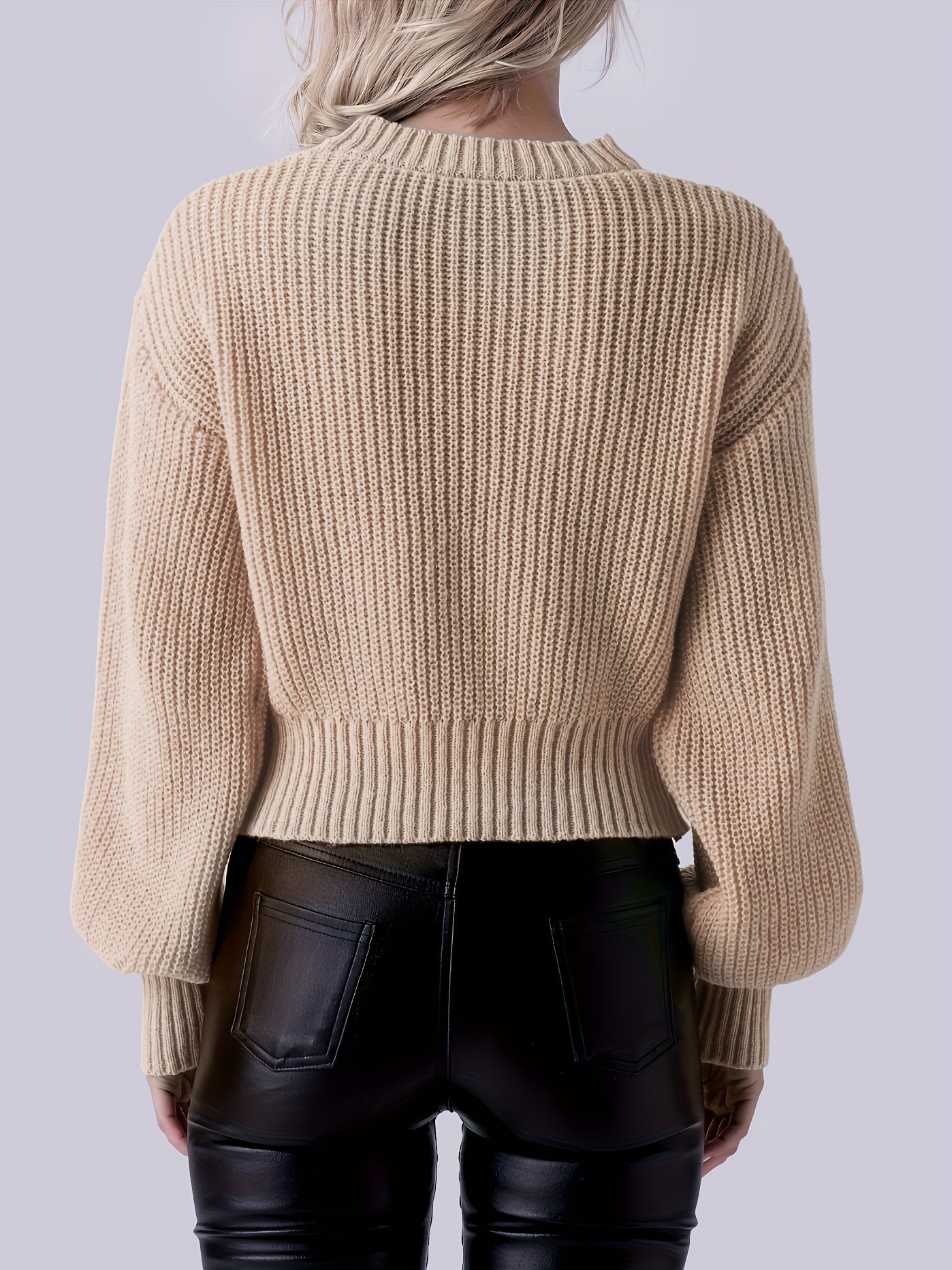 Stickad tröja för kvinnor