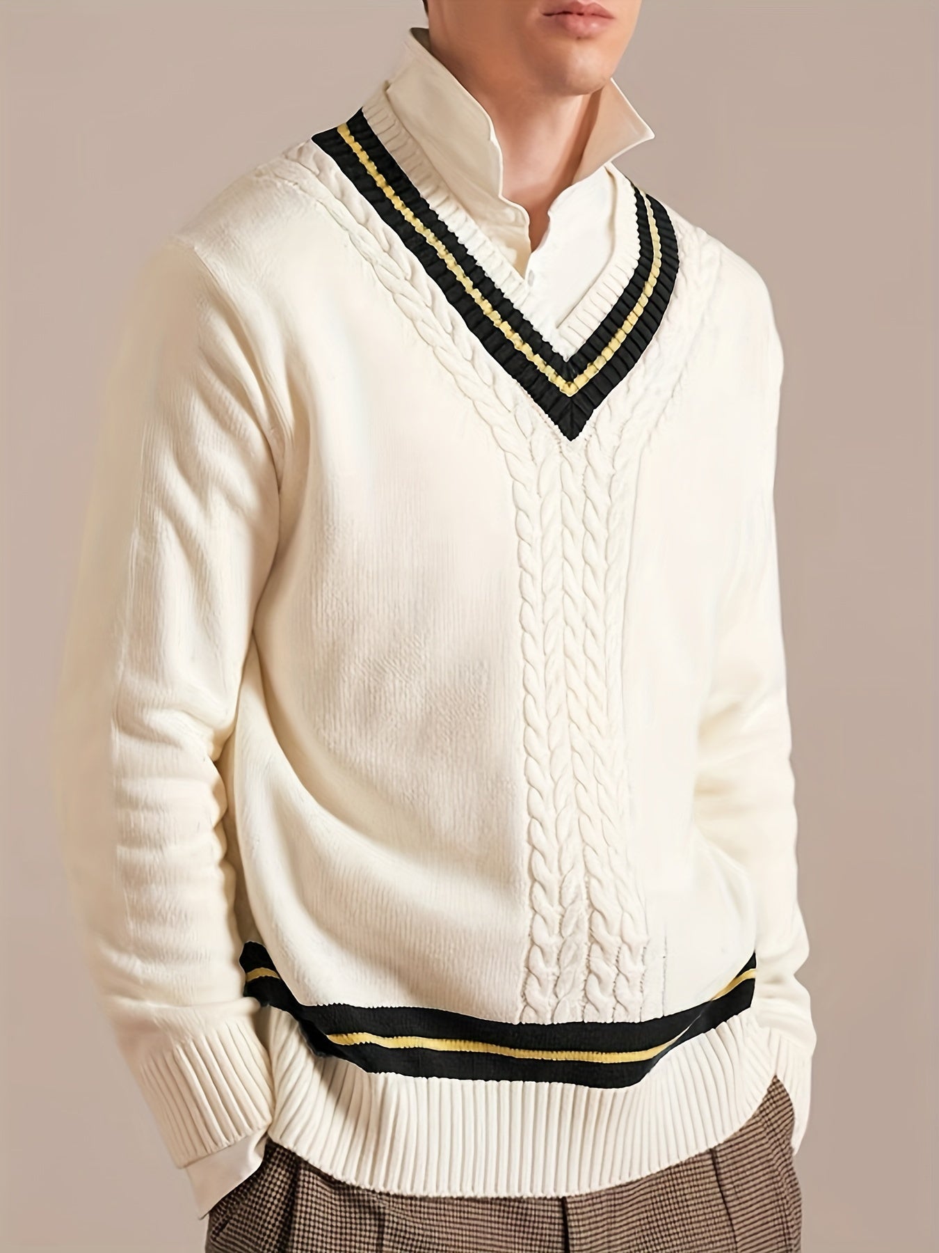 Beige stickad tröja med medium stretch