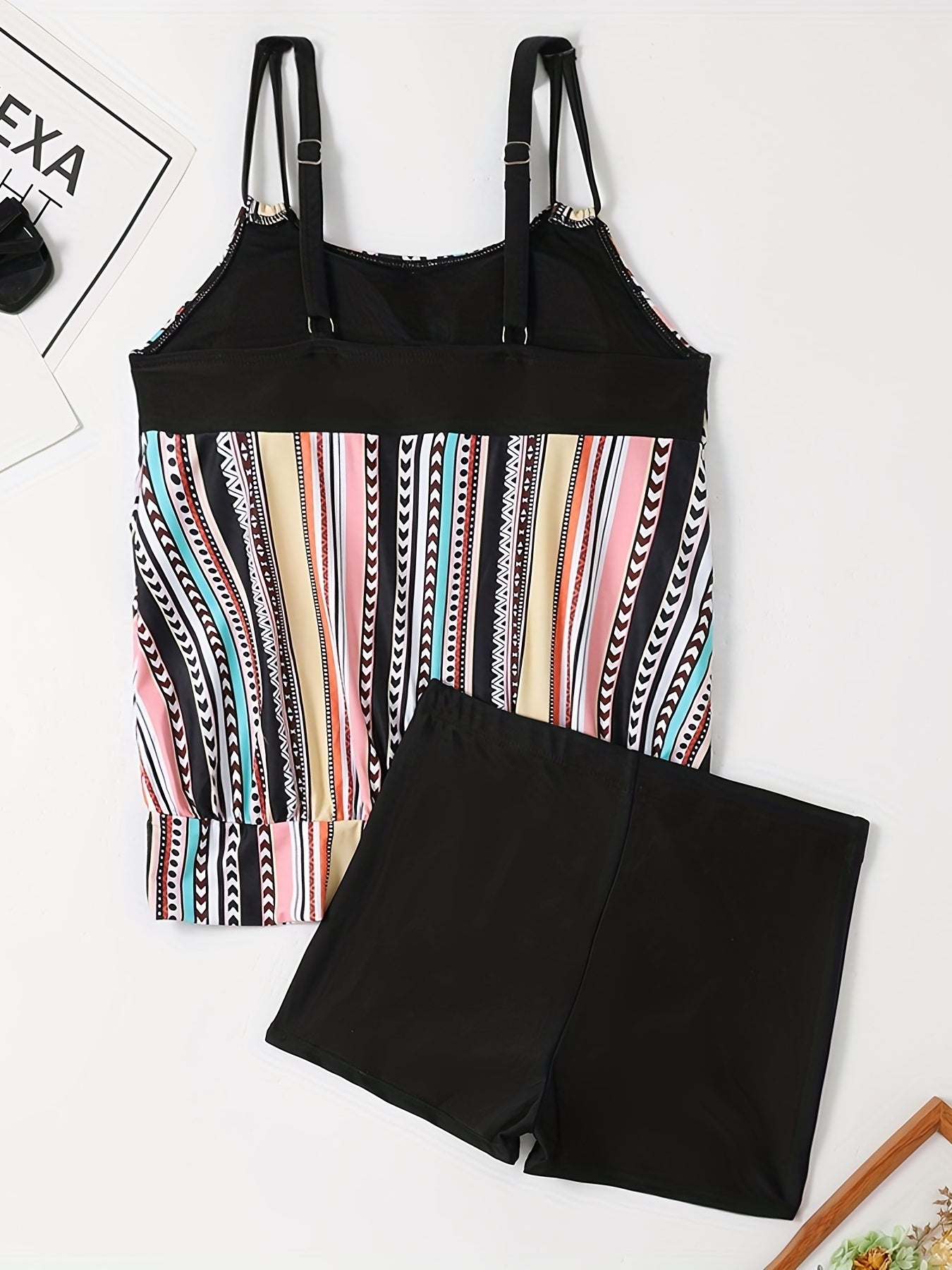 Tankini-set med ränder och prickar