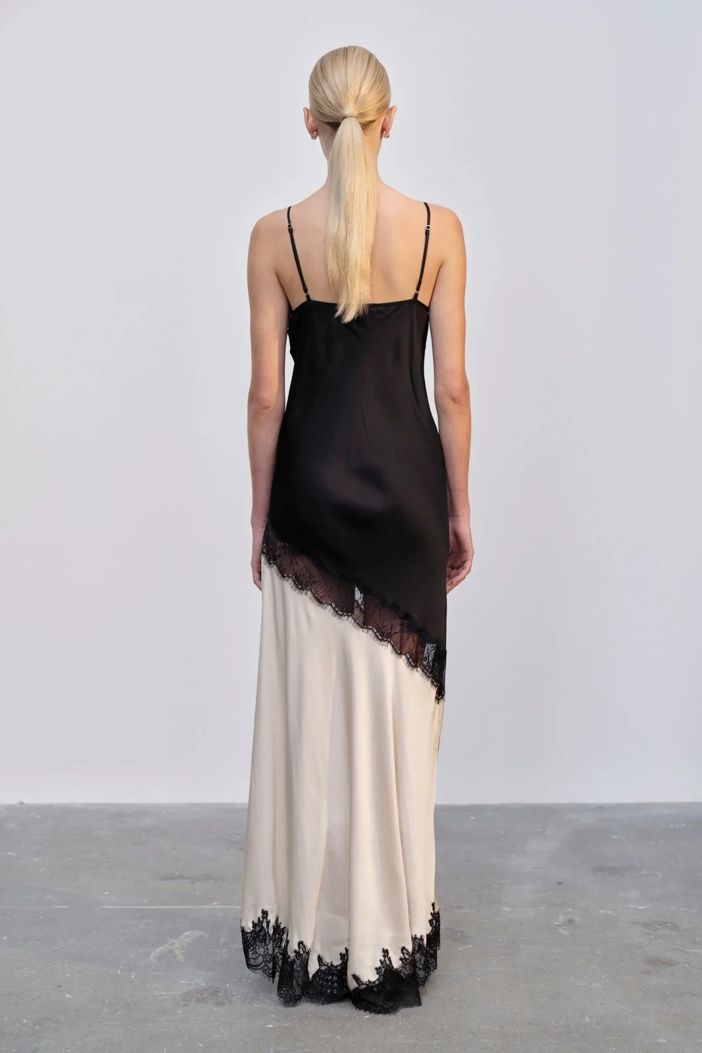 Skir maxiklänning med spetsmönster