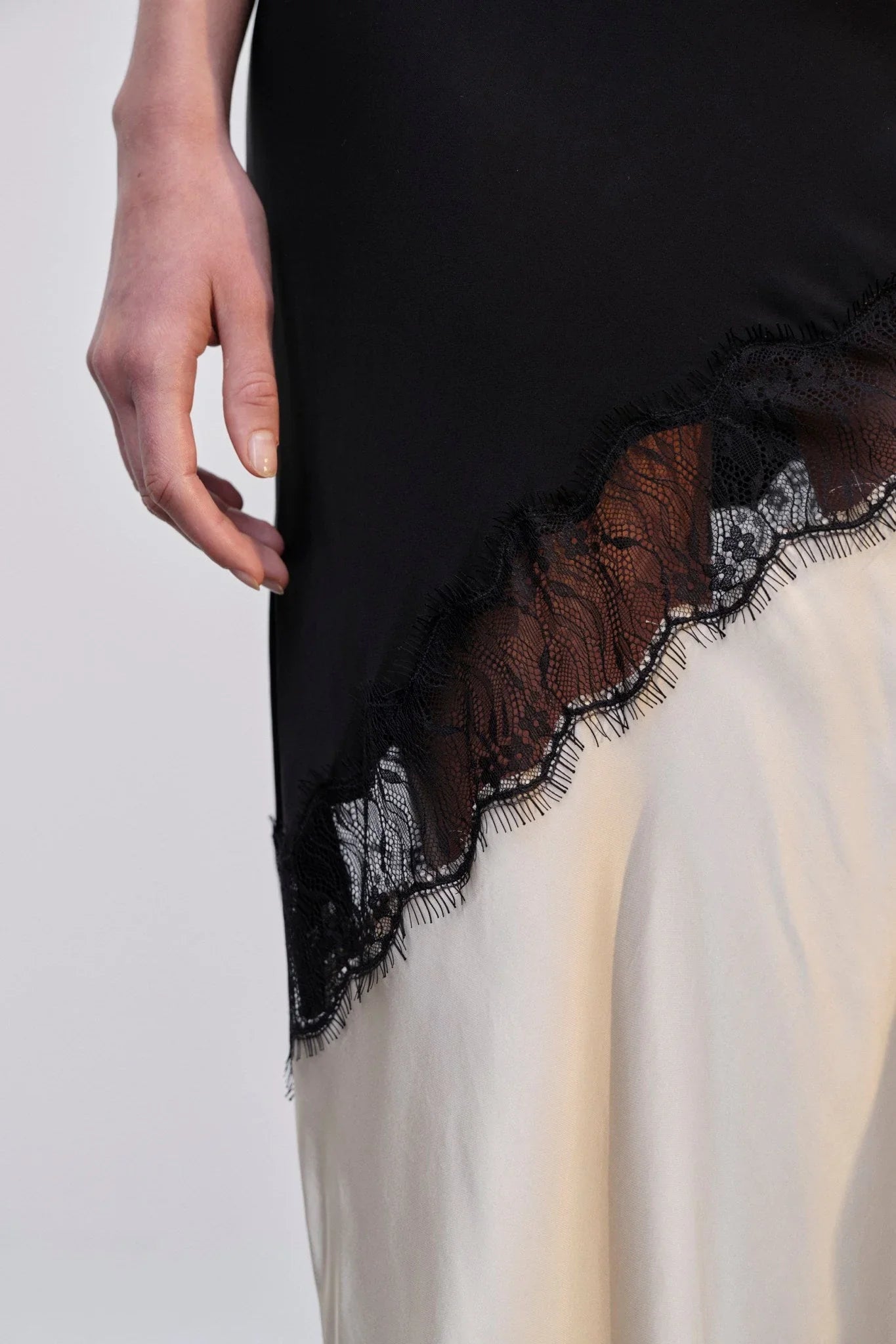 Skir maxiklänning med spetsmönster