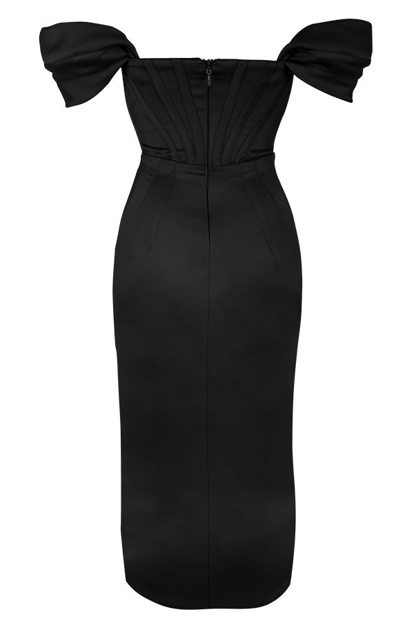 Off shoulder klänning i satin
