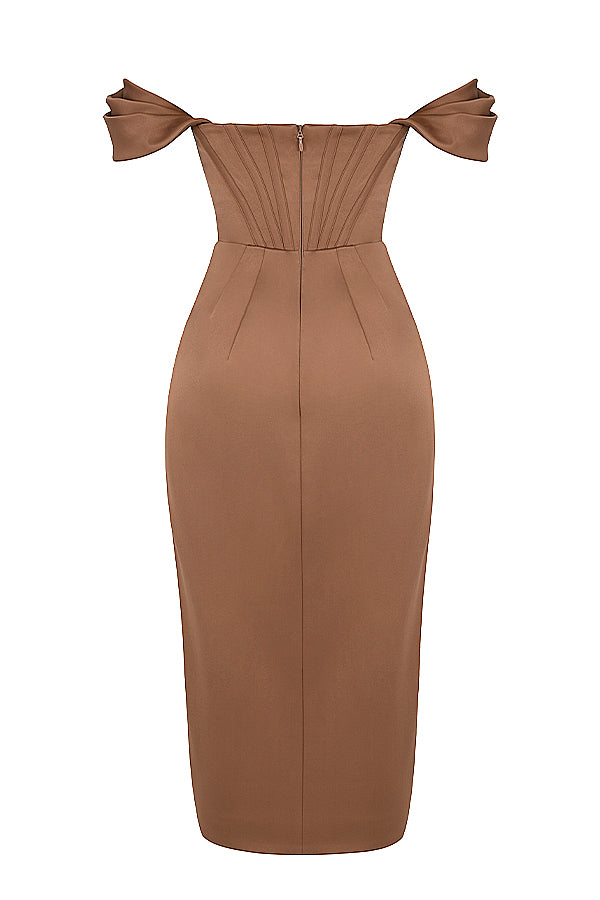 Off shoulder klänning i satin