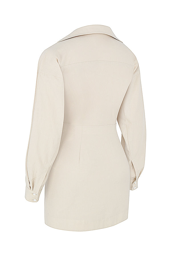 Skjortklänning i beige linne med utskärning