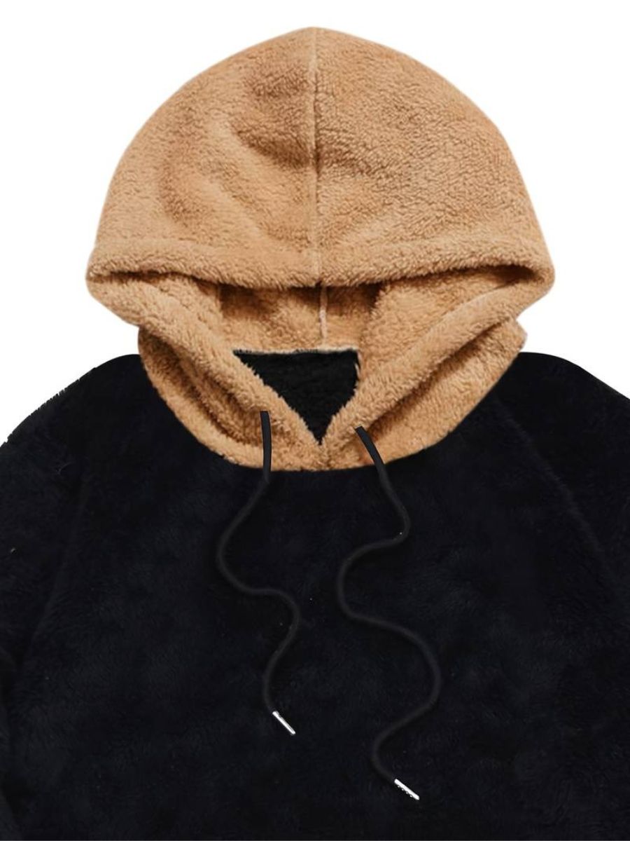 fluffig hoodie och träningsbyxor