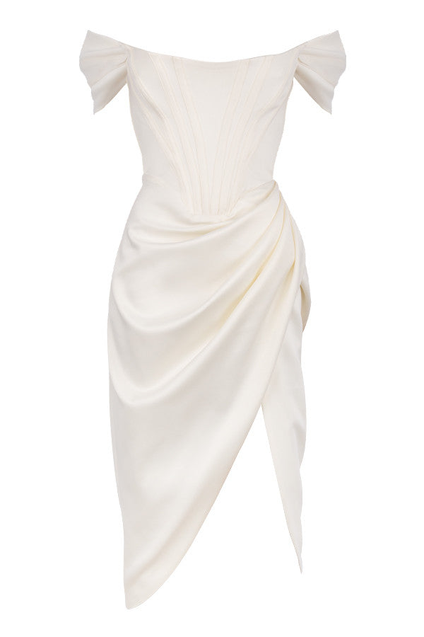 Off shoulder klänning i satin