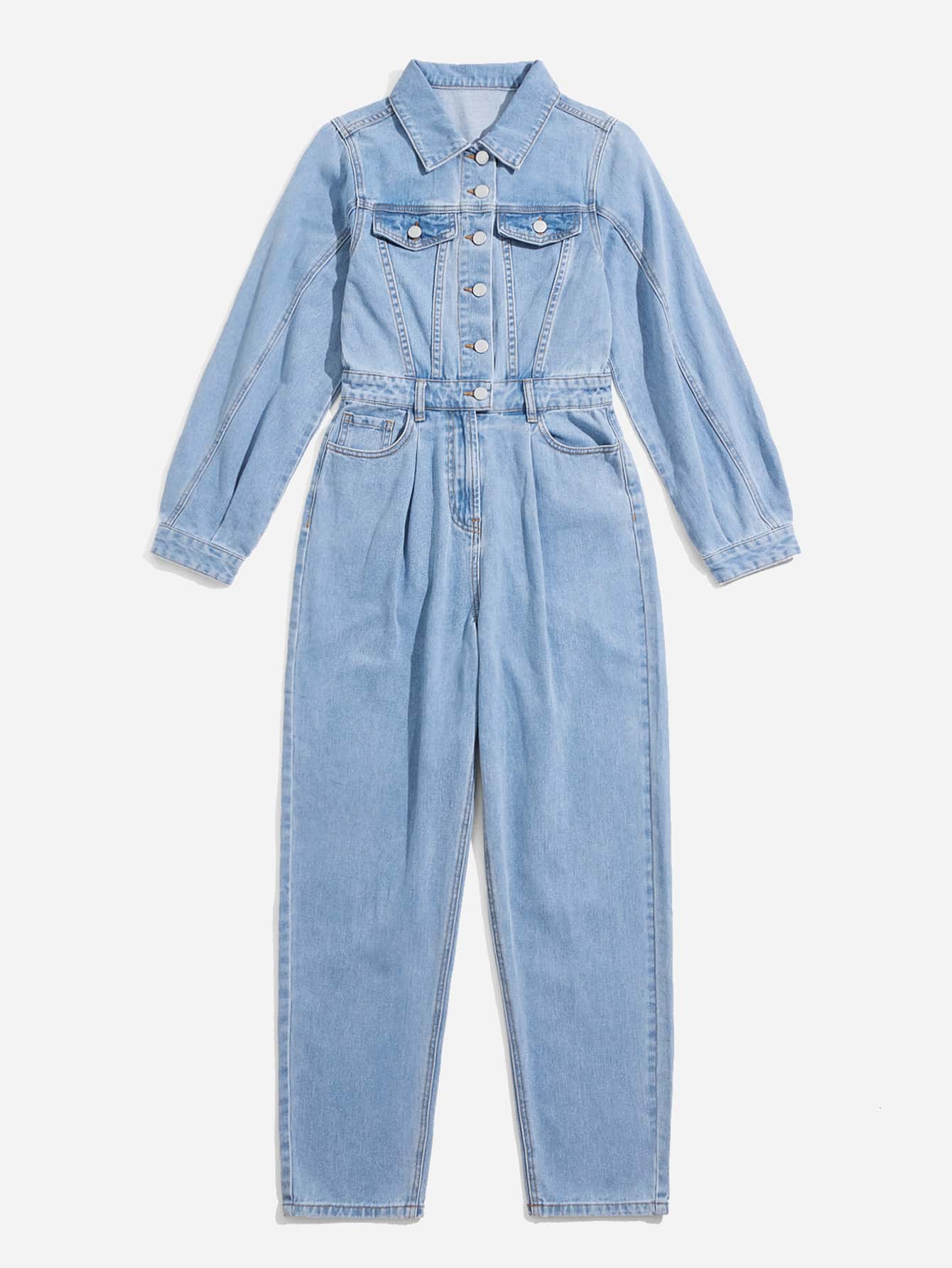 Blues jumpsuit med lockficka av denim med knappstängning framtill