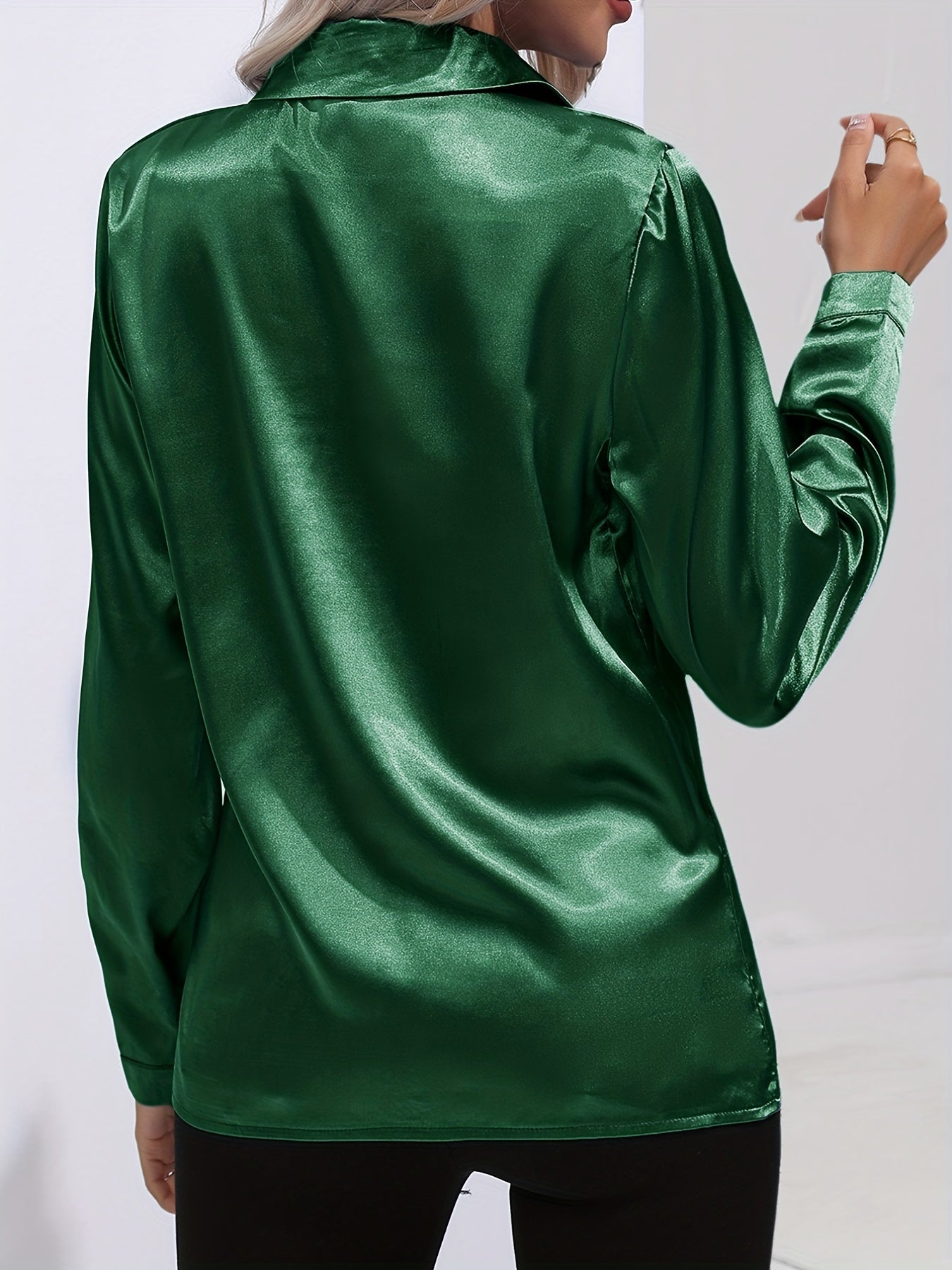 Elegant blus i satin