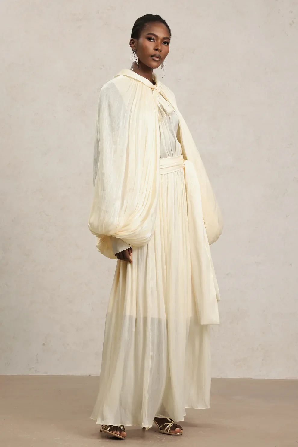 Långärmad Streamer Rosett Beige Maxiklänning