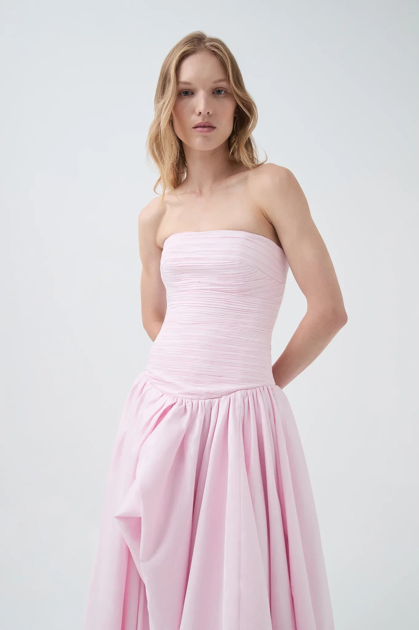 Maxiklänning med bubbelkant