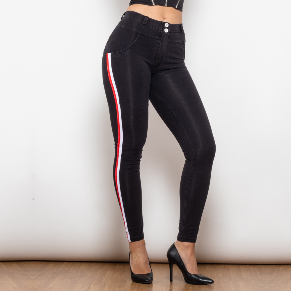 Tajta svarta jeans med vit och röd rand