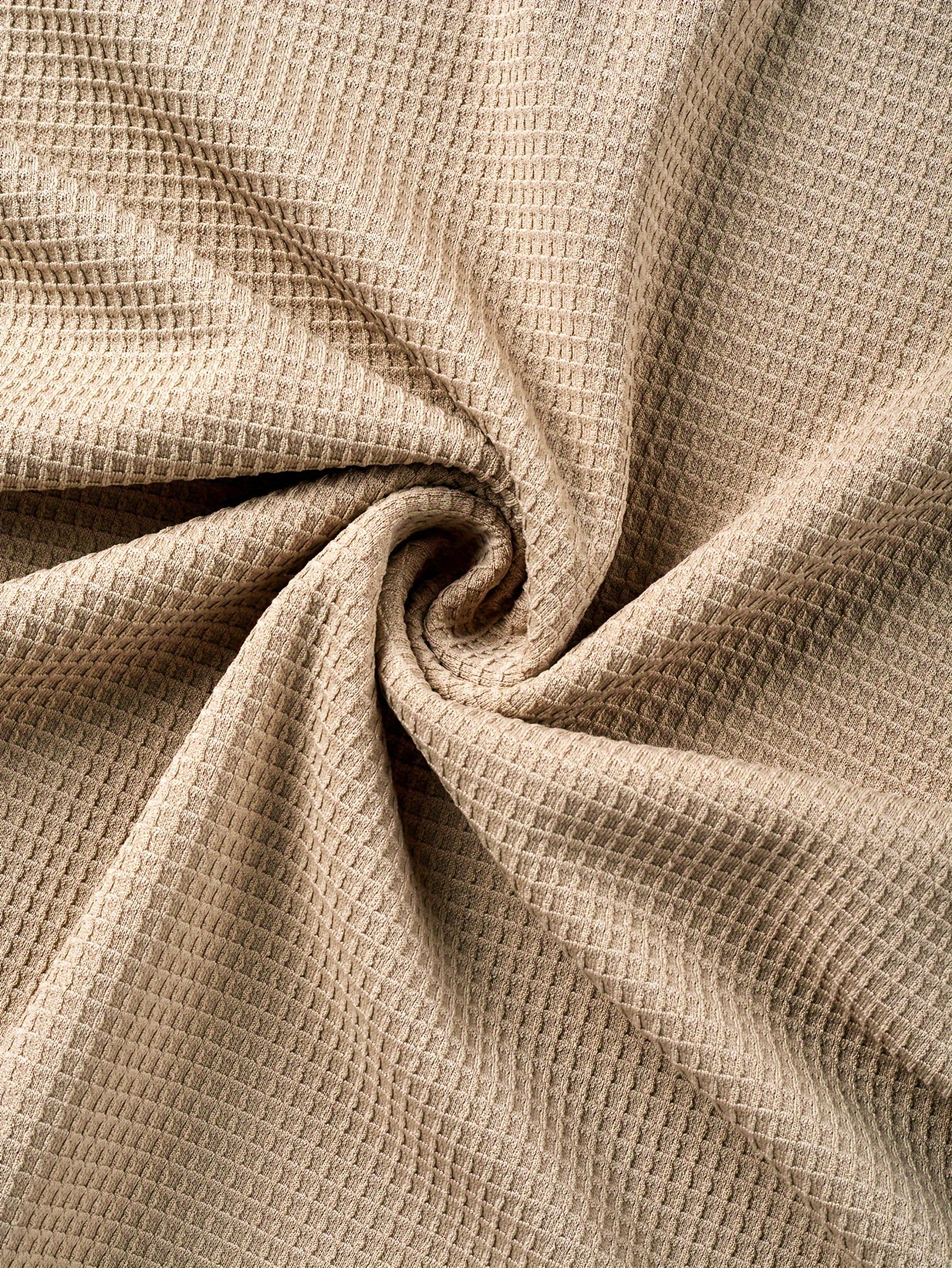 Henley skjorta i beige med lå nga ärmar och stå ende krage