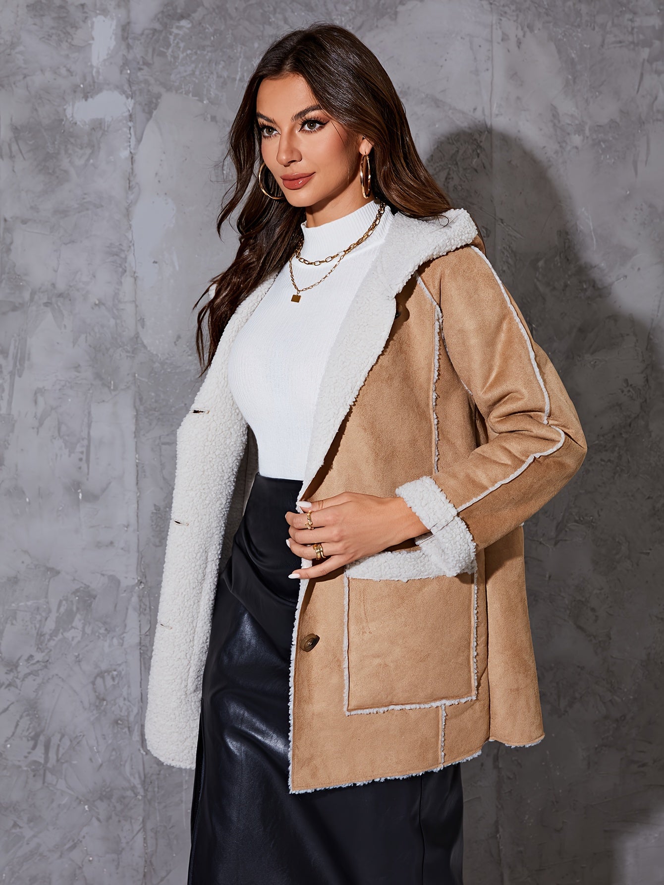 Beige fluffig jacka