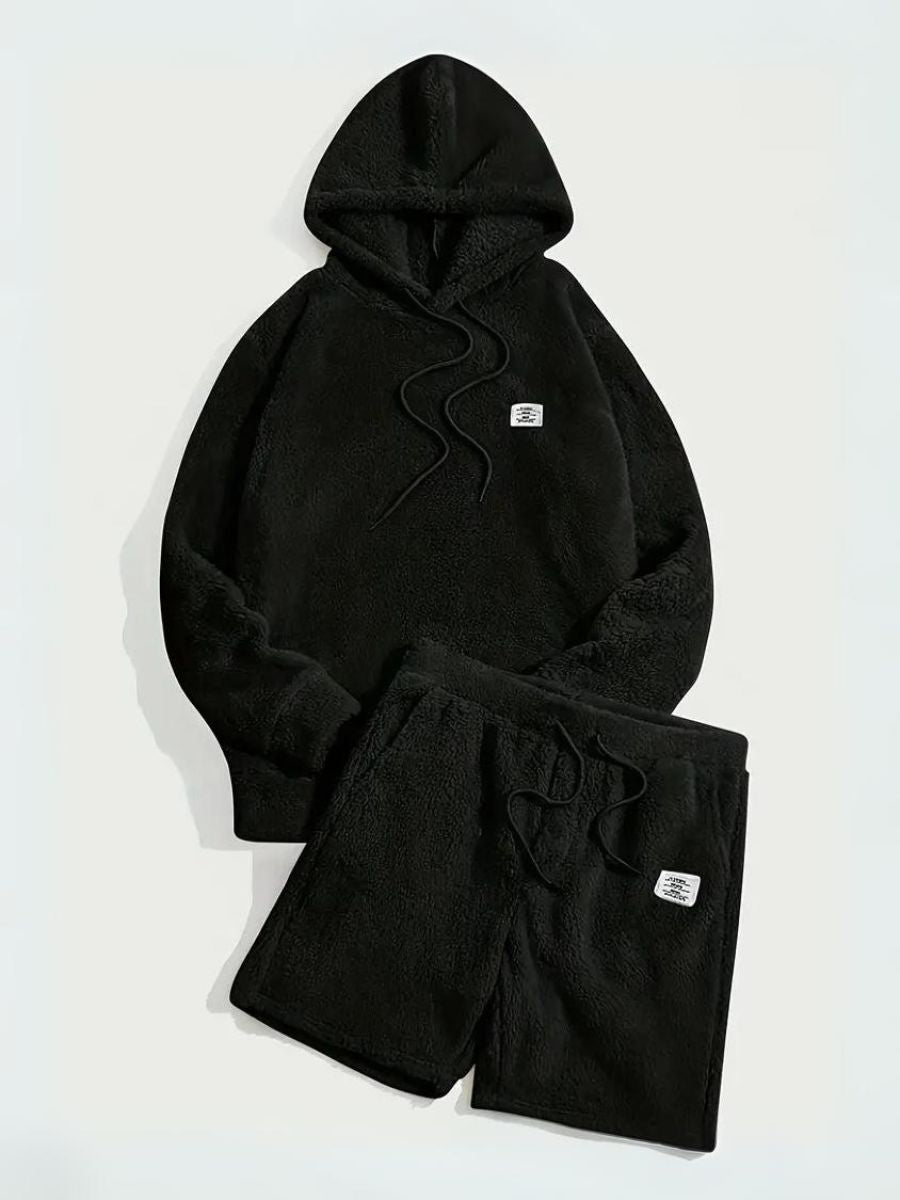 fluffig hoodie och shorts