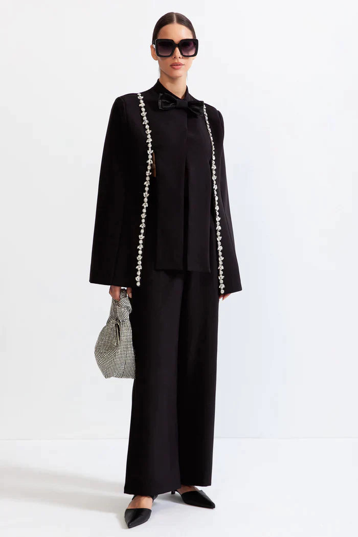 Svart juvel smoking cape