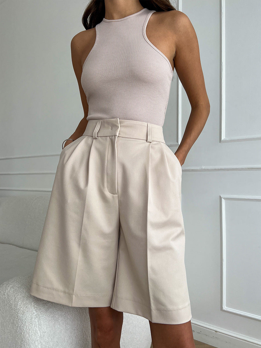 Klassiska knŠlŒnga shorts i beige