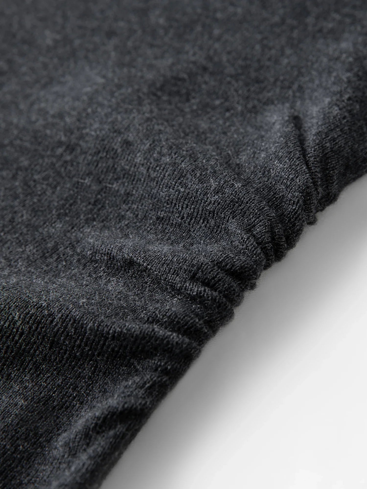 Avslappnad minimalistisk långärmad topp