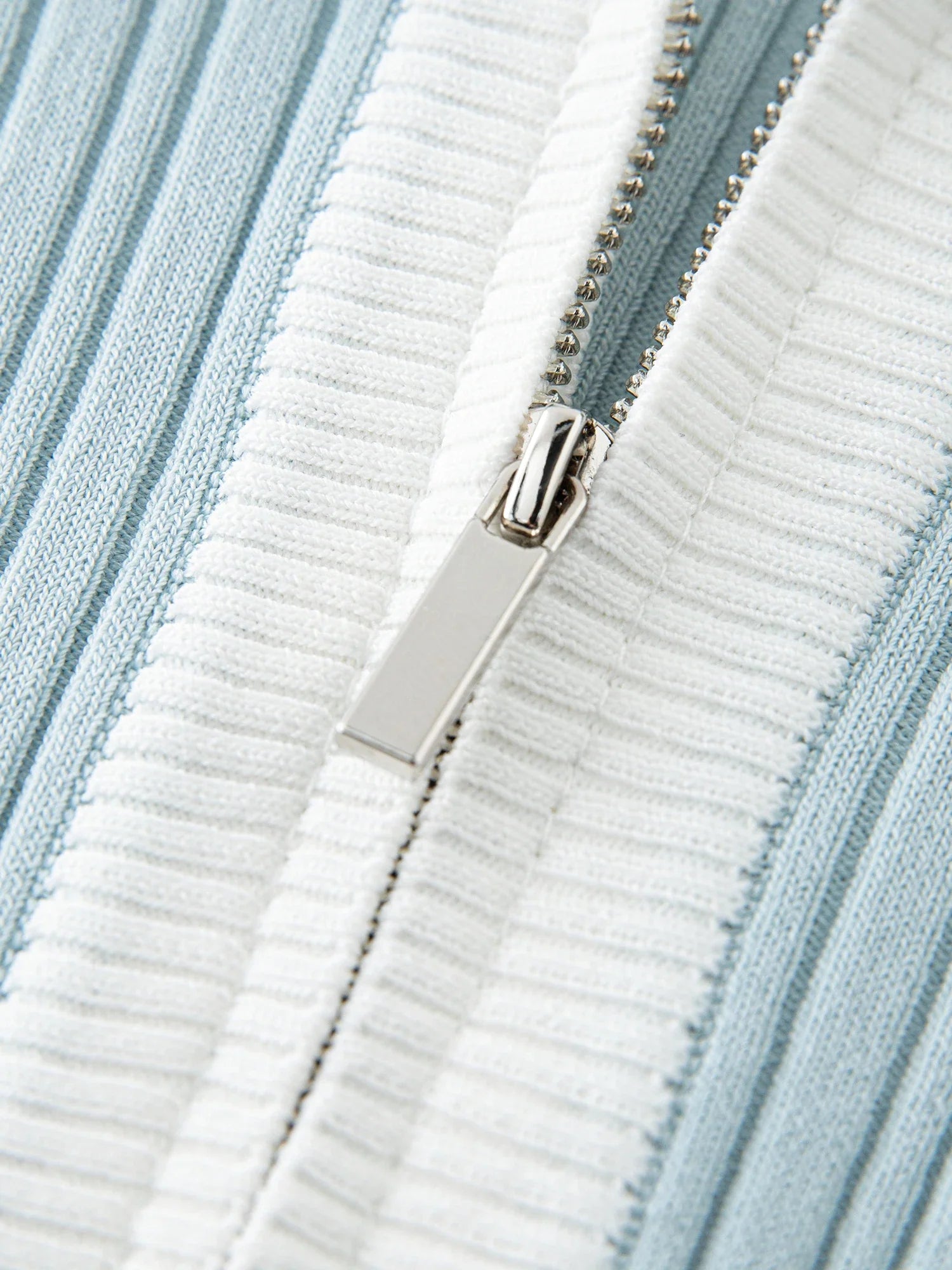 Kortärmad stickad randig t-shirt