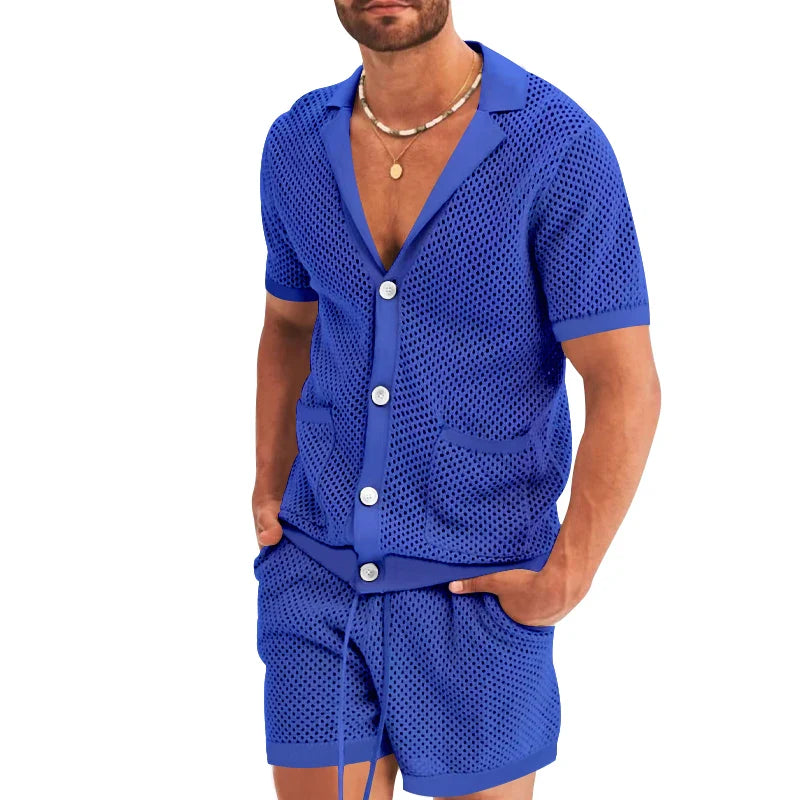 Utskärning av genomskinlig skjorta och shorts