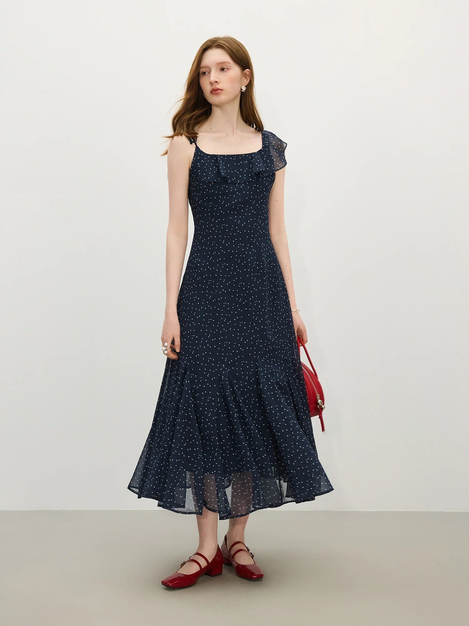 Marinblå Chiffongklänning med Volang och Axelbandslös Midiklänning