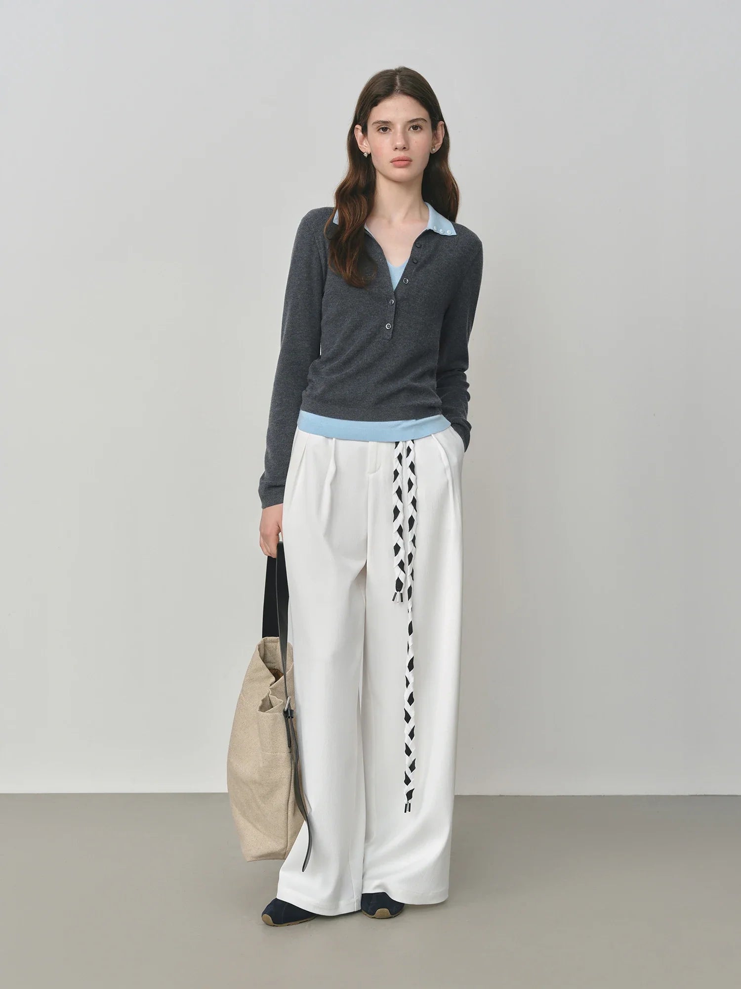 Stickad tröja i två färger