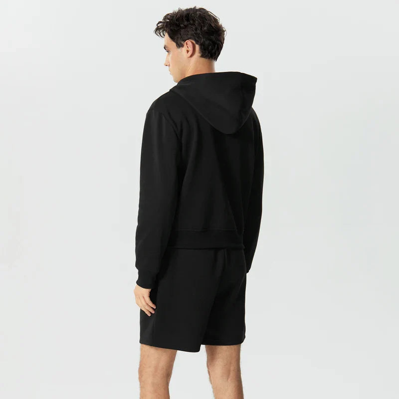Lå ngärmad sweatshirt och huvshorts