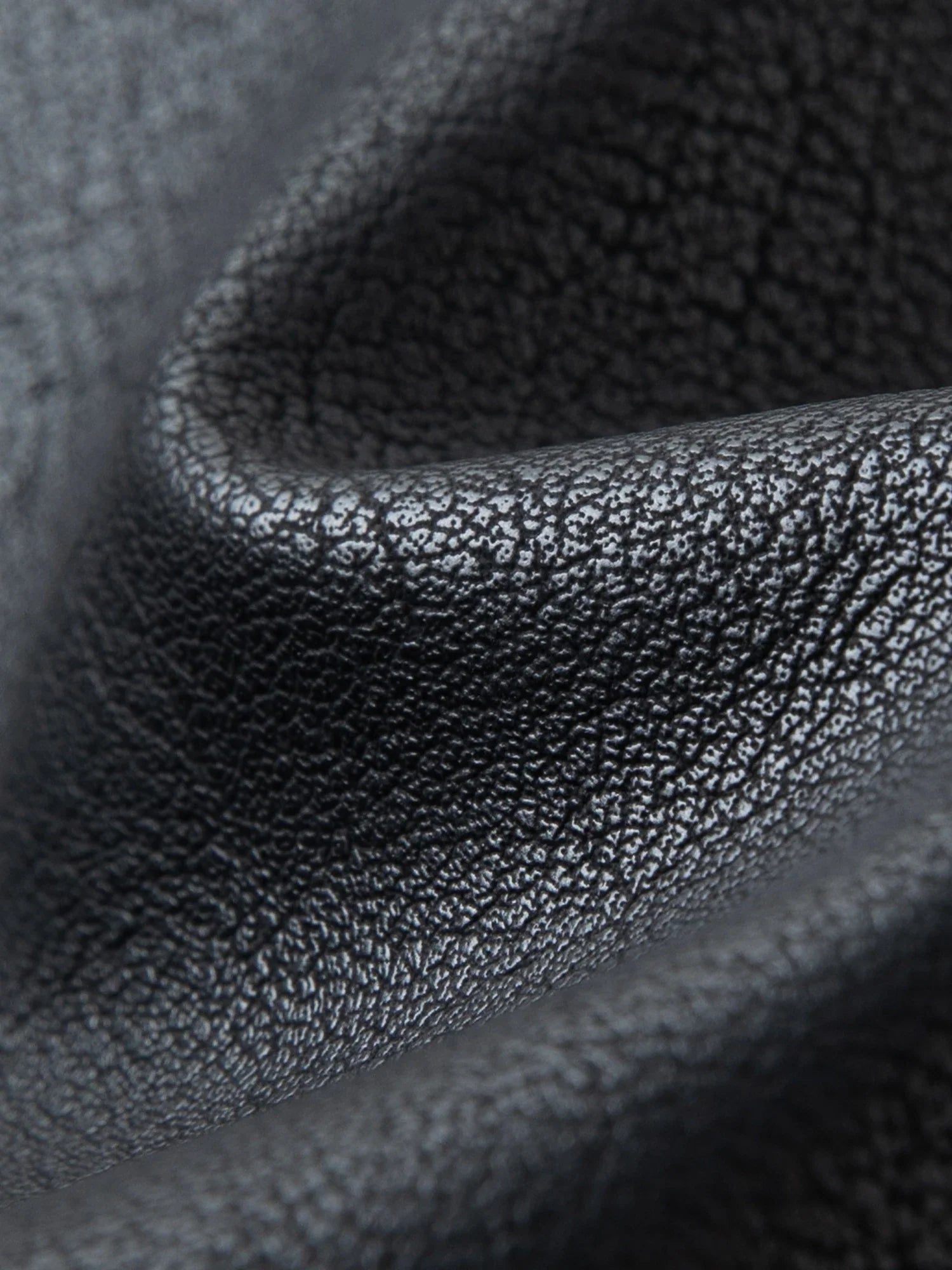 Kort läderkjol med bälte