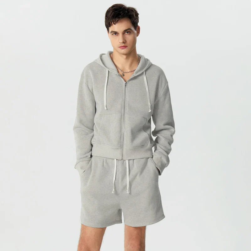 Lå ngärmad sweatshirt och huvshorts