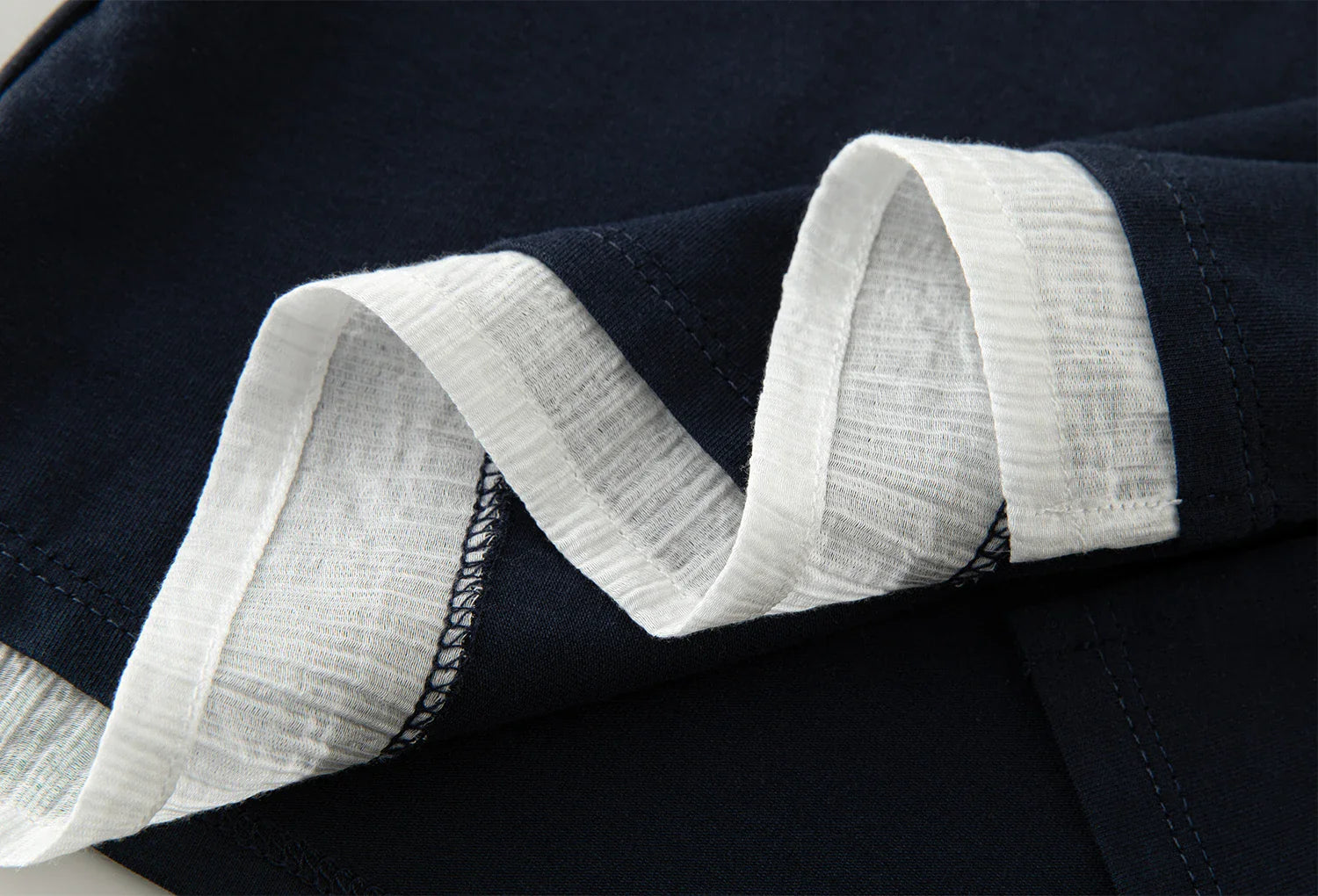 Elegant marinblå topp