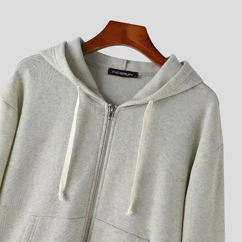Lå ngärmad sweatshirt och huvshorts