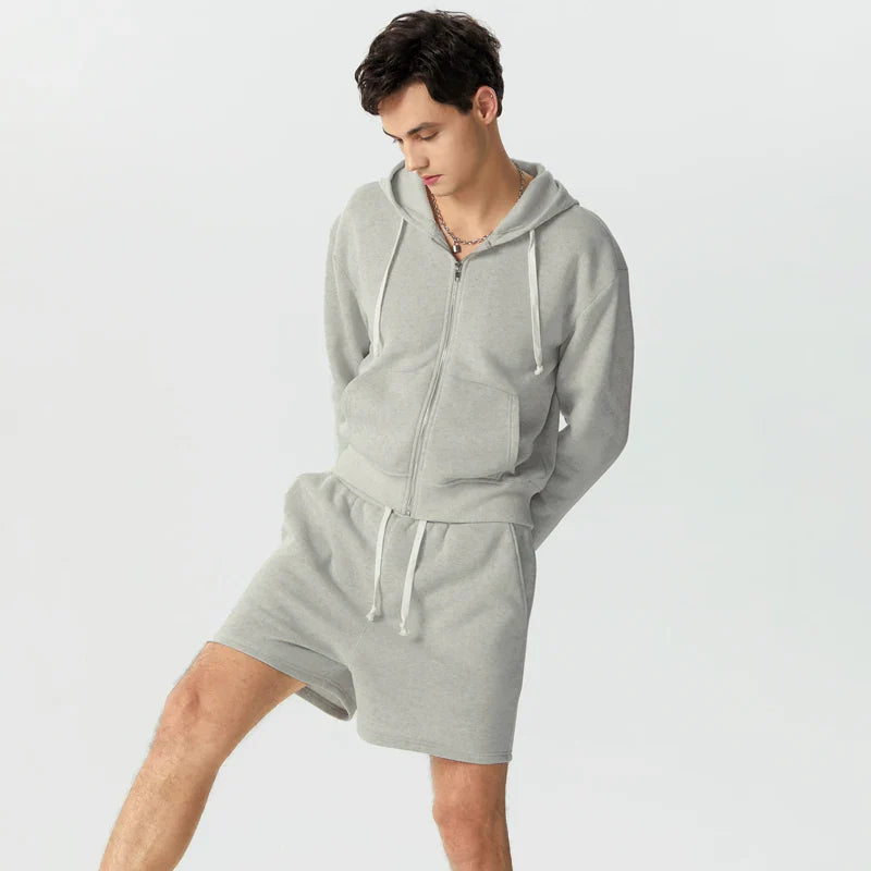 Lå ngärmad sweatshirt och huvshorts