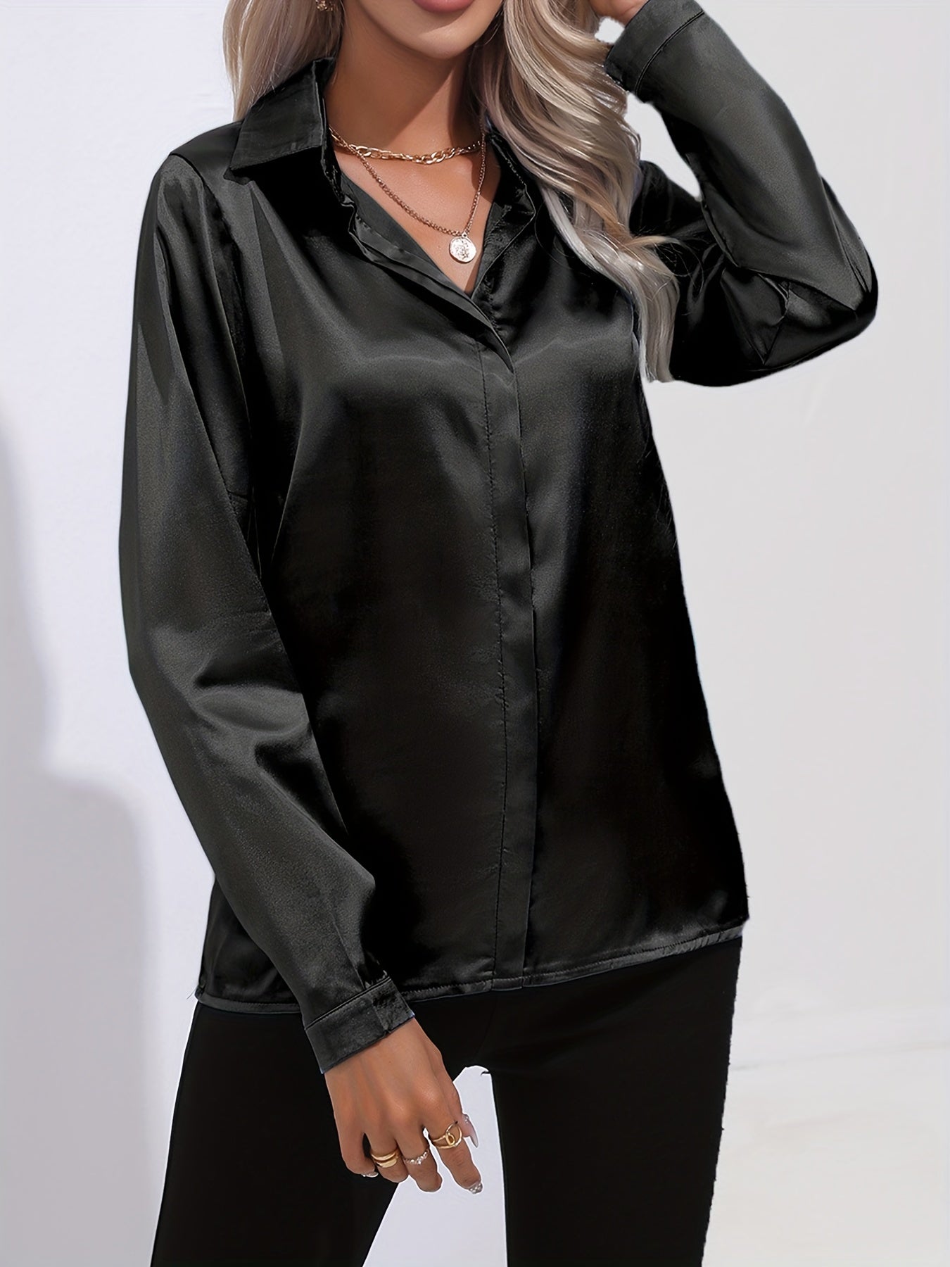 Elegant blus i satin