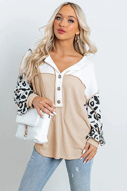 Patchwork vå ffelstickad topp med leopardärmar