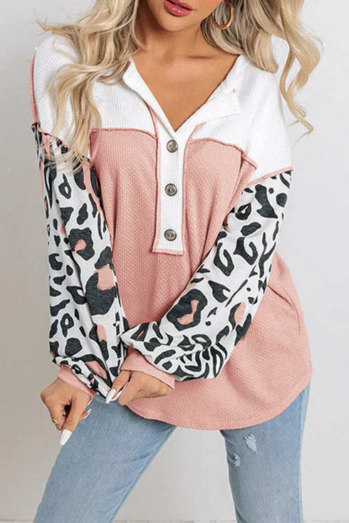 Patchwork vå ffelstickad topp med leopardärmar