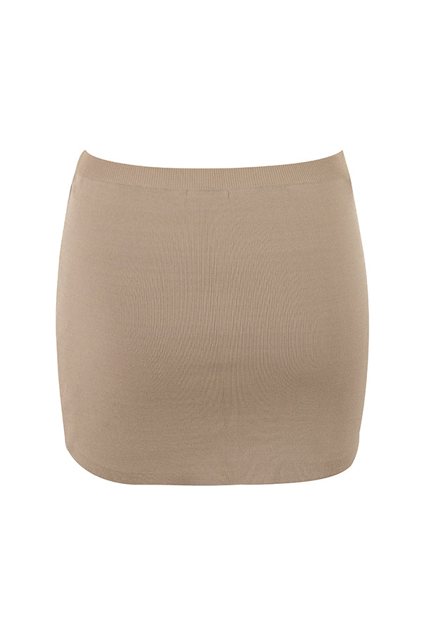 Taupe stickad topp med lå nga ärmar och minikjol