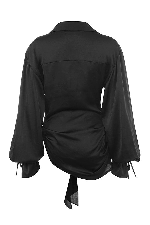 Svart draperad skjorta i satin