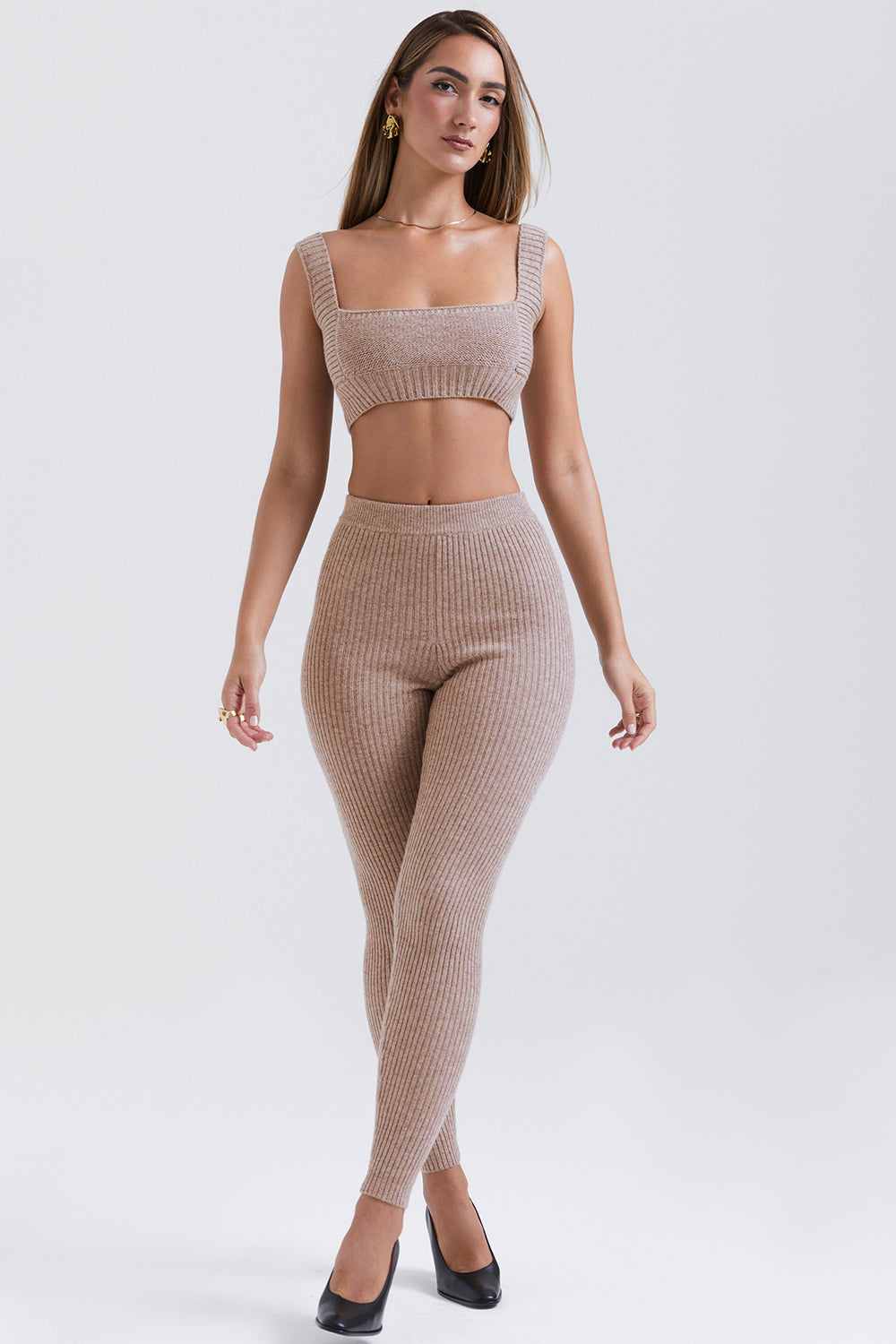Korn grov kofta av naturlig ull med bralette och leggings