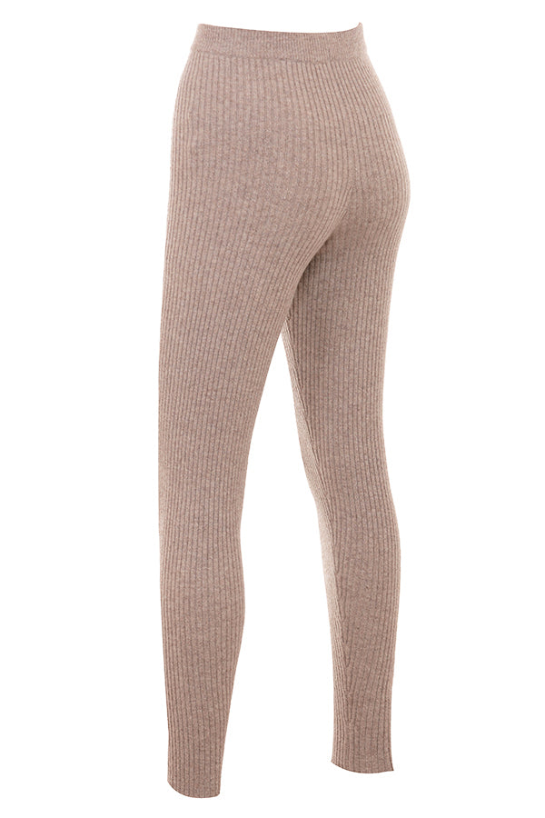 Korn grov kofta av naturlig ull med bralette och leggings