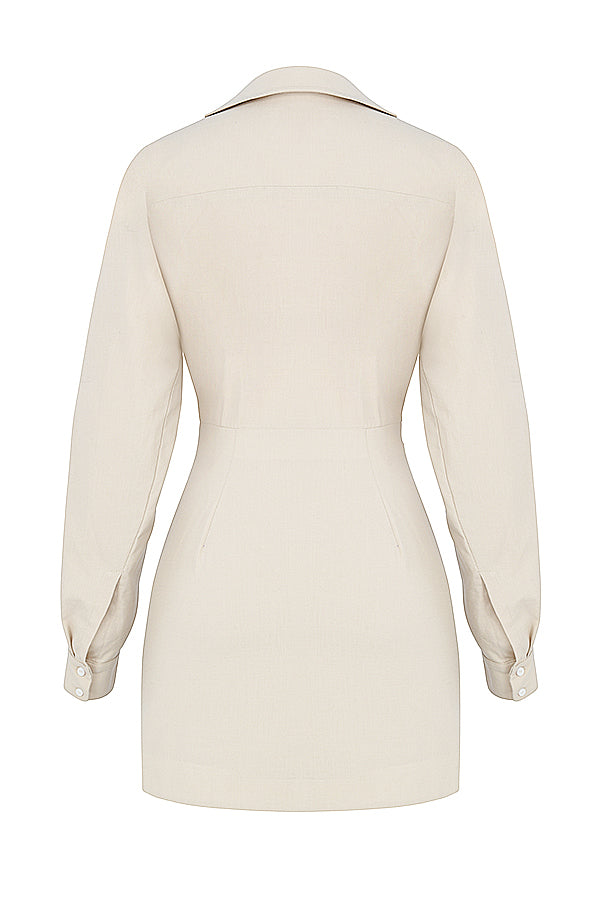 Skjortklänning i beige linne med utskärning